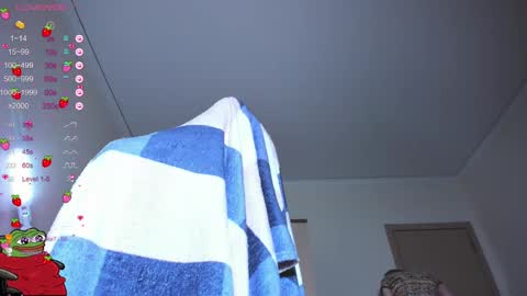 Snapshot of kawaii_power_uwu chatting on 29, 1, 2025 Kira-chan online show from 29, 1, 2025