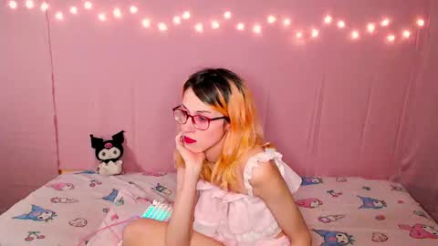Snapshot of kawaii_tiffy chatting on 7, 5, 2026 Tiffany online show from 7, 5, 2026