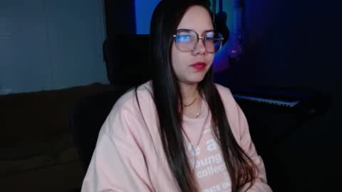 Kay online show from 4, 3, 2025