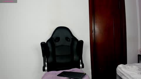 Snapshot of kayla_batista01 chatting on 16, 12, 2024 KAYLA BATISTA online show from 16, 12, 2024