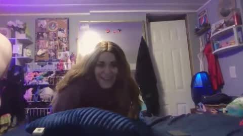 Snapshot of kaylaandmike23 chatting on 7, 4, 2026 M and K online show from 7, 4, 2026