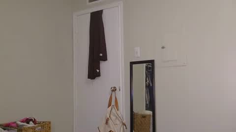 kaylee kakes online show from 24, 4, 2026