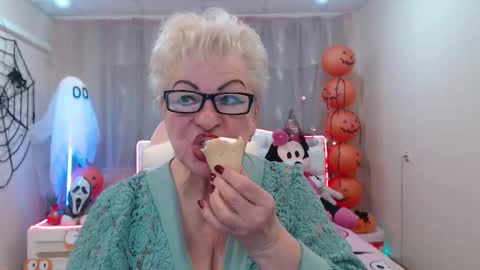 kaylesmoll online show from 17, 10, 2025