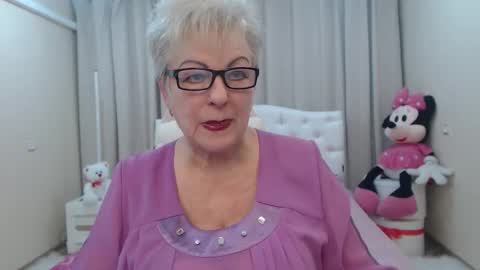 kaylesmoll online show from 3, 3, 2026