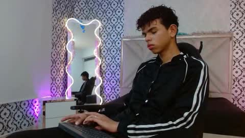 Snapshot of keahi_tay chatting on 18, 2, 2026 keahi online show from 18, 2, 2026