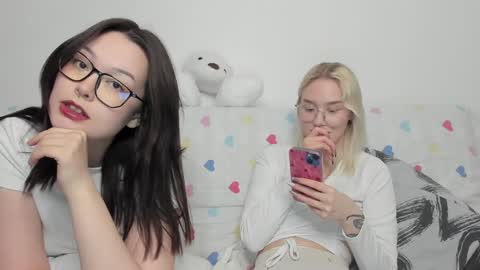 Snapshot of kebesheska chatting on 16, 12, 2024 Seb Polly Roxy Jonny online show from 16, 12, 2024