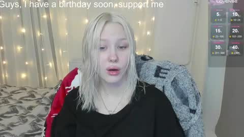 Snapshot of kebesheska chatting on 7, 2, 2025 Seb Polly Roxy Jonny online show from 7, 2, 2025