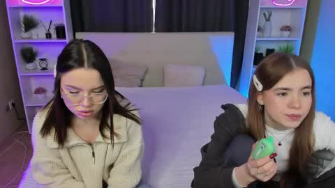 Snapshot of kebesheska chatting on 9, 2, 2025 Seb Polly Roxy Jonny online show from 9, 2, 2025