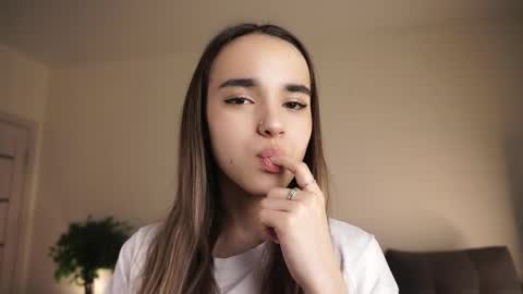 Snapshot of keeleyreineck chatting on 31, 5, 2026 Nika online show from 31, 5, 2026