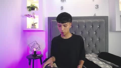 Snapshot of keen_nico chatting on 5, 2, 2026 nico online show from 5, 2, 2026