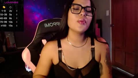 Snapshot of keikim_ chatting on 19, 12, 2025 Kimk online show from 19, 12, 2025