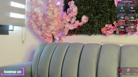 Snapshot of keila_loll chatting on 10, 11, 2025 naty online show from 10, 11, 2025