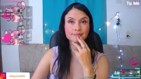 Snapshot of kelly_richardson1 chatting on 1, 10, 2025 elena online show from 1, 10, 2025