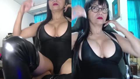 Snapshot of kelly_squirting chatting on 25, 5, 2026 KELLY online show from 25, 5, 2026