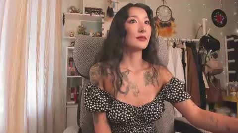 Snapshot of kellyasian chatting on 17, 7, 2026 Leia online show from 17, 7, 2026