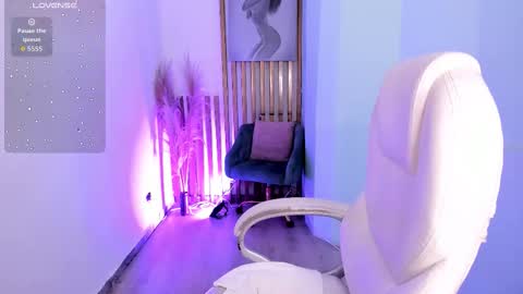 kellyMillian  online show from 26, 2, 2026