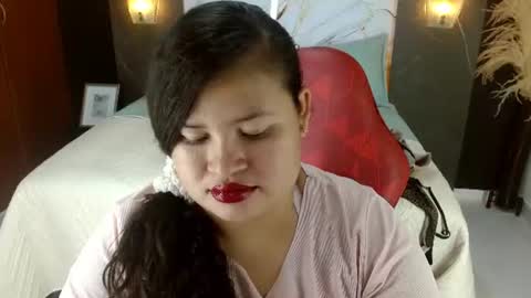 KELLY LUNA  online show from 1, 8, 2026