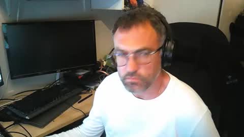 Snapshot of kelvin06133 chatting on 15, 4, 2026 kelvin06133 online show from 15, 4, 2026