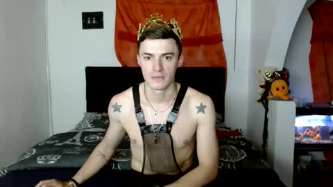 Snapshot of ken_bigcock77 chatting on 17, 10, 2025 ken_bigcock77 online show from 17, 10, 2025