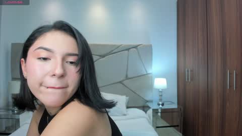 Snapshot of kendaall_jenner chatting on 31, 12, 2024 Kendall Jenner online show from 31, 12, 2024