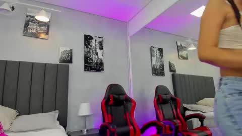 Kendra London online show from 8, 3, 2026