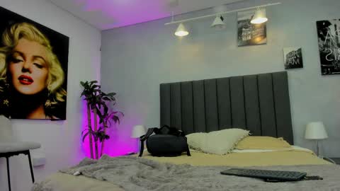 Snapshot of kendra_london chatting on 9, 6, 2026 Kendra London online show from 9, 6, 2026
