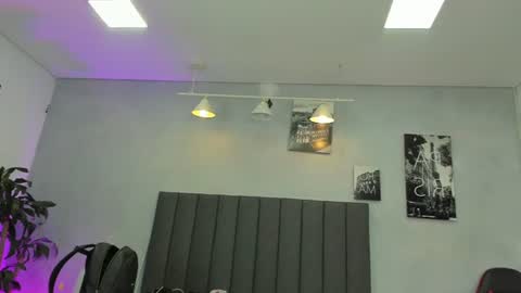 Snapshot of kendra_london chatting on 2, 7, 2026 Kendra London online show from 2, 7, 2026