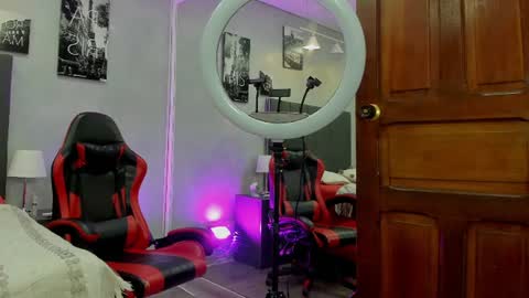 Snapshot of kendra_london chatting on 17, 7, 2026 Kendra London online show from 17, 7, 2026