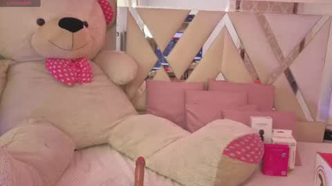 Snapshot of kenndal_tay chatting on 24, 4, 2026 kenndal_tay online show from 24, 4, 2026