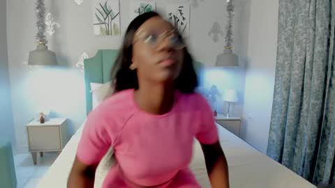 kentha_mitchells online show from 28, 1, 2025