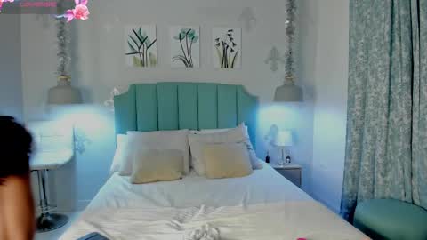 kentha_mitchells online show from 10, 2, 2025
