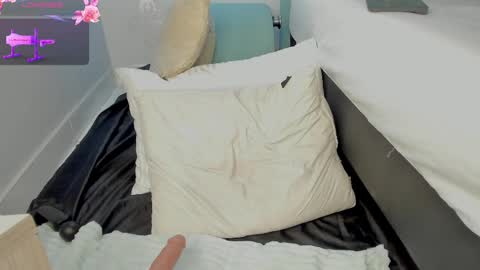 kentha_mitchells online show from 15, 2, 2025