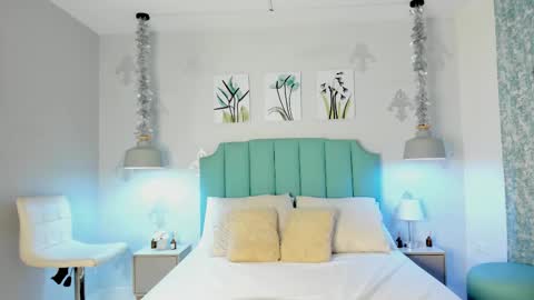 kentha_mitchells online show from 4, 3, 2025