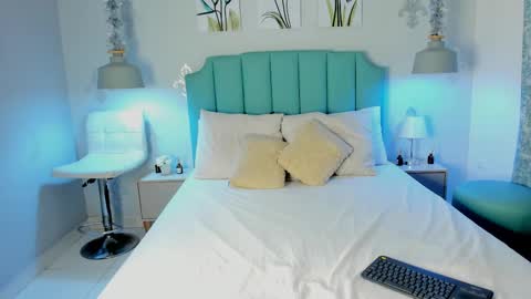kentha_mitchells online show from 5, 3, 2025