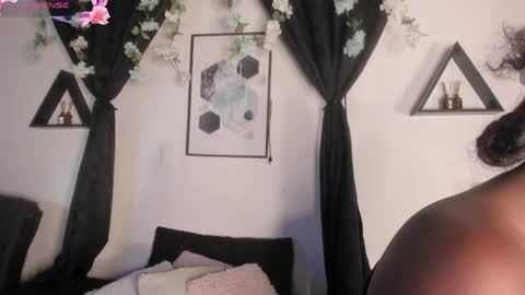 Snapshot of kentha_mitchellss chatting on 23, 4, 2026 KENTHA online show from 23, 4, 2026