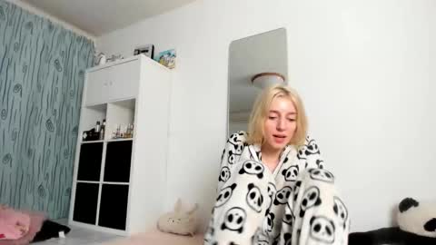 Kenzie online show from 9, 10, 2025