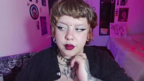 Snapshot of kenziesharik chatting on 7, 6, 2026 Kenzie online show from 7, 6, 2026
