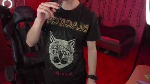 Looking for a moderator I PVT IS OPEN online show from 15, 12, 2025