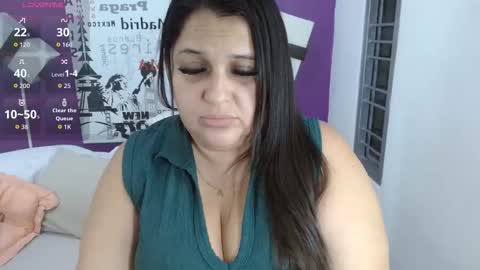 Snapshot of kerly_doll chatting on 14, 12, 2025 K E R L Y online show from 14, 12, 2025