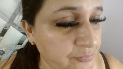 Snapshot of kerly_doll chatting on 19, 12, 2025 K E R L Y online show from 19, 12, 2025