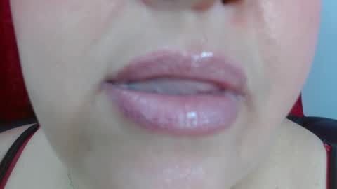 Snapshot of kerly_doll chatting on 20, 12, 2025 K E R L Y online show from 20, 12, 2025