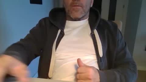 Snapshot of kermitgp3 chatting on 15, 12, 2025 Anton online show from 15, 12, 2025