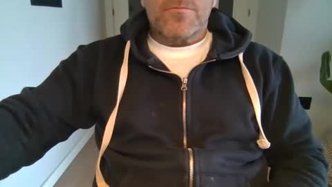 Snapshot of kermitgp3 chatting on 20, 12, 2025 Anton online show from 20, 12, 2025