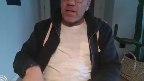 Snapshot of kermitgp3 chatting on 9, 2, 2026 Anton online show from 9, 2, 2026