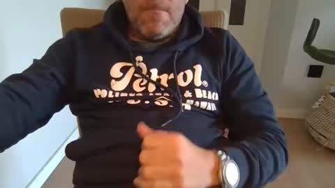 Snapshot of kermitgp3 chatting on 31, 3, 2026 Anton online show from 31, 3, 2026