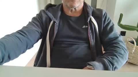 Snapshot of kermitgp3 chatting on 1, 5, 2026 Anton online show from 1, 5, 2026