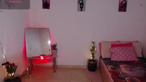 Mia  online show from 18, 12, 2025