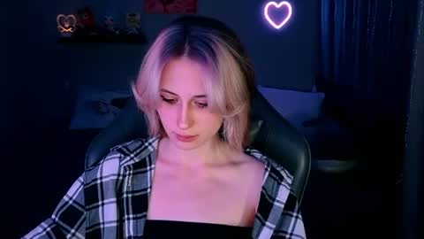 Snapshot of keti_moon chatting on 26, 6, 2026 Keti 3 online show from 26, 6, 2026