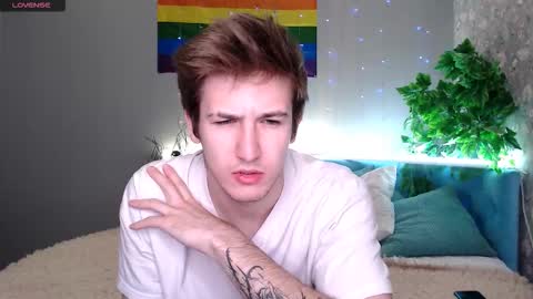 Snapshot of kevin_shayne chatting on 28, 9, 2025 Kevin online show from 28, 9, 2025