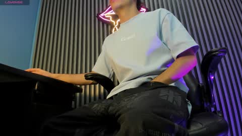 Snapshot of kevinn_blue chatting on 22, 10, 2025 Sexy Hot Kevin online show from 22, 10, 2025